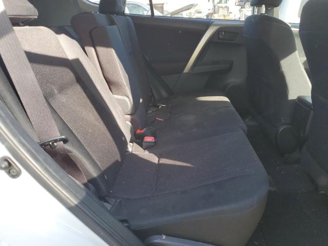 Photo 10 from auction – 2015 TOYOTA RAV4 LE with VIN JTMBFREV9FJ044095