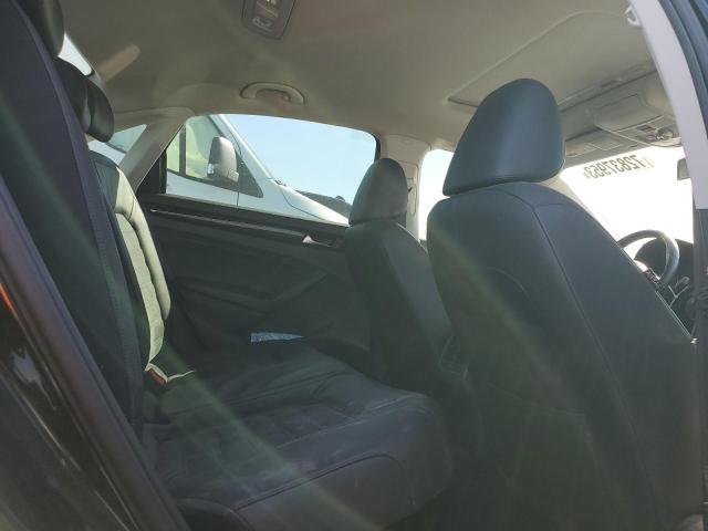Photo 10 from auction – 2015 VOLKSWAGEN PASSAT SEL with VIN 1VWCV7A34FC006906
