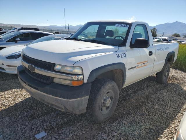 CHEVROLET SILVERADO 2002 with VIN 1GCHC24U62E130132 - Photo from auction