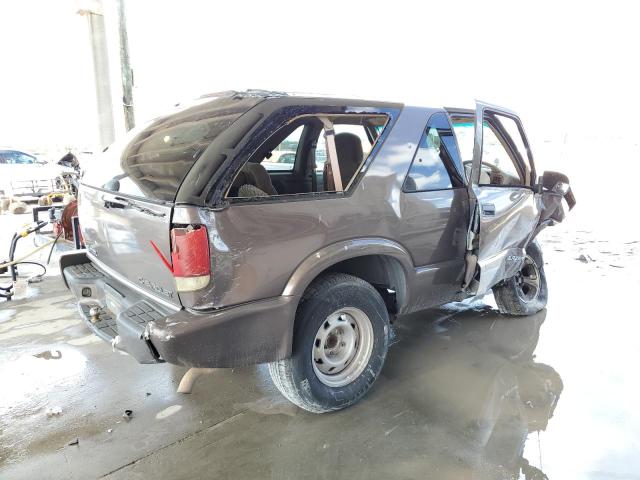 Photo 3 from auction – 2000 CHEVROLET BLAZER with VIN 1GNCS18W0YK219697