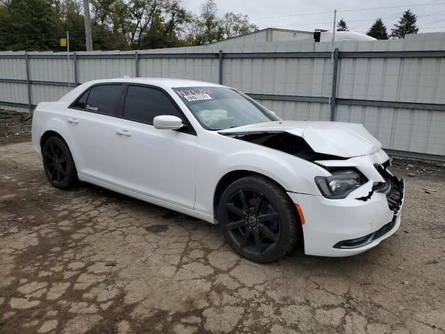 Photo 4 from auction – 2017 CHRYSLER 300 S with VIN 2C3CCAGG4HH529962