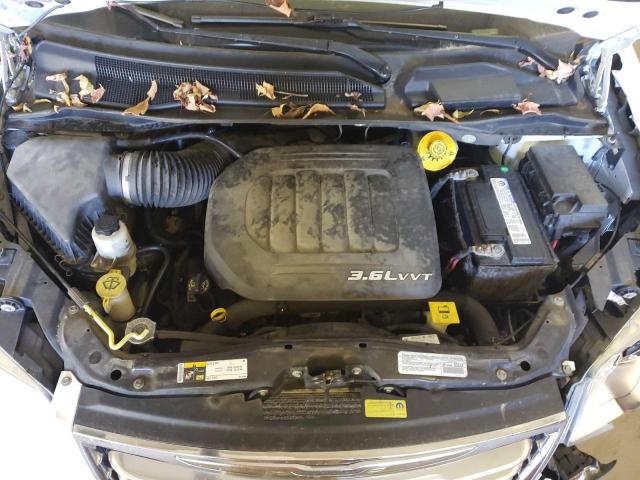 Photo 12 from auction – 2014 CHRYSLER TOWN & COU with VIN 2C4RC1CG6ER338643