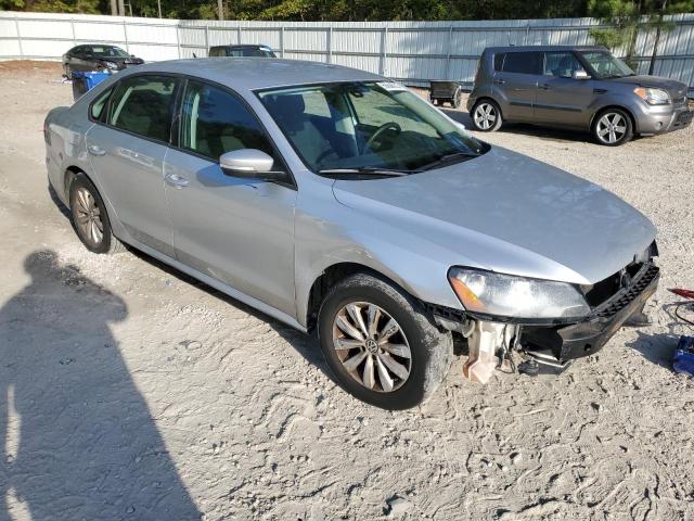 Photo 4 from auction – 2013 VOLKSWAGEN PASSAT S with VIN 1VWAP7A31DC031258