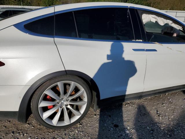 Photo 11 from auction – 2016 TESLA MODEL X with VIN 5YJXCAE43GF001145