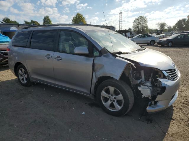 Photo 4 from auction – 2011 TOYOTA SIENNA LE with VIN 5TDKK3DC2BS040900