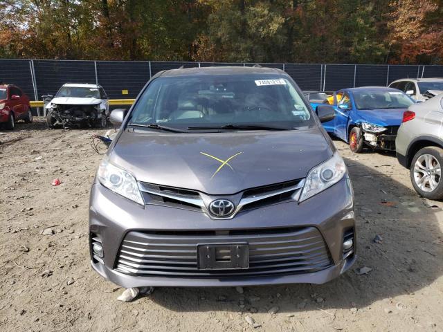 Photo 5 from auction – 2018 TOYOTA SIENNA XLE with VIN 5TDDZ3DC2JS194784