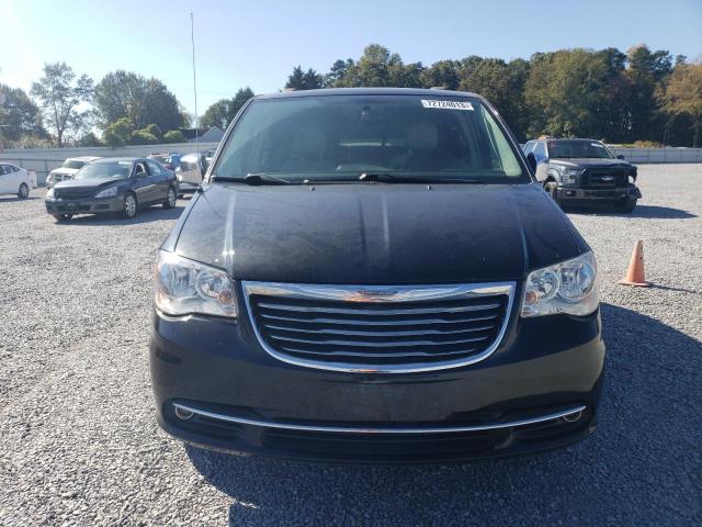 Photo 5 from auction – 2016 CHRYSLER TOWN & COU with VIN 2C4RC1CG5GR190200