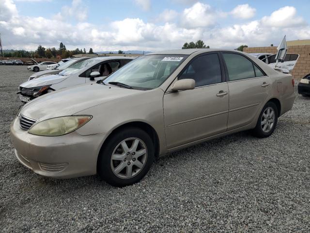 TOYOTA CAMRY LE 2005 with VIN 4T1BE32K85U385586 - Photo from auction