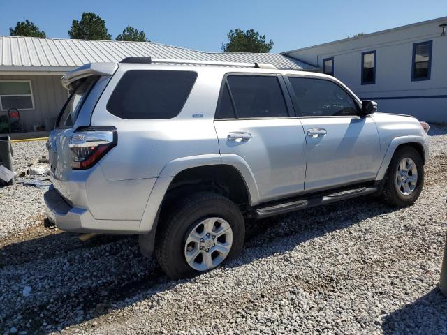 Photo 3 from auction – 2019 TOYOTA 4RUNNER SR with VIN JTEBU5JR4K5696029