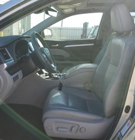 Photo 7 from auction – 2017 TOYOTA HIGHLANDER with VIN 5TDKZRFH9HS193659