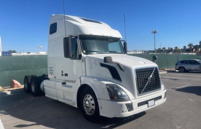 Foto 2 de la subasta – 2013 VOLVO VN VNL con VIN 4V4NC9EJ3DN565889