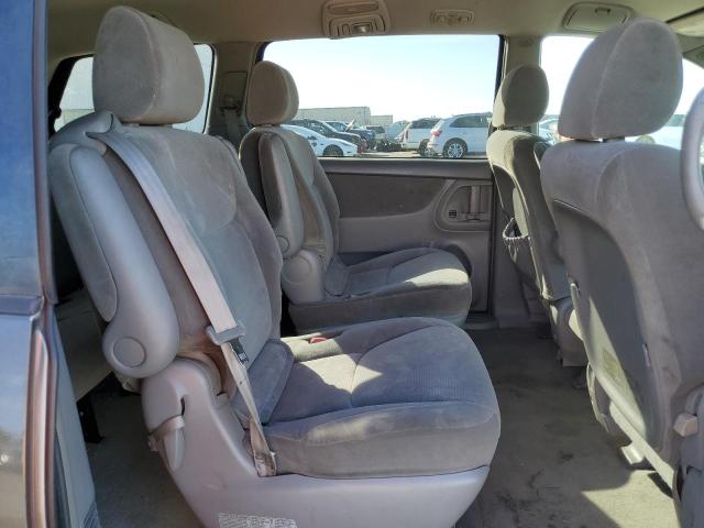 Photo 11 from auction – 2004 TOYOTA SIENNA CE with VIN 5TDZA23C64S042004
