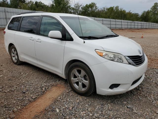 Photo 4 from auction – 2013 TOYOTA SIENNA LE with VIN 5TDKK3DC1DS282273