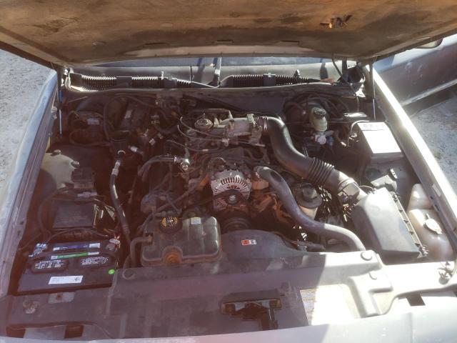 Photo 11 from auction – 2001 MERCURY GRAND MARQ with VIN 2MEFM75W51X602673