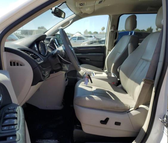 Photo 7 from auction – 2013 CHRYSLER TOWN & COU with VIN 2C4RC1BG2DR577171