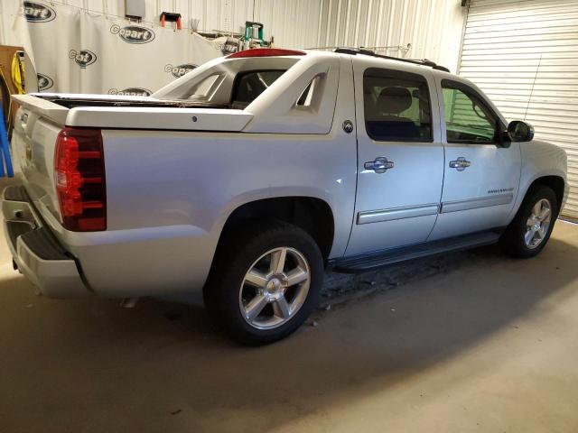 Photo 3 from auction – 2013 CHEVROLET AVALANCHE with VIN 3GNMCEE04DG325726