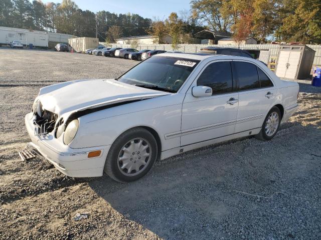 MERCEDES-BENZ E 320 2000 with VIN WDBJF65J7YB085327 - Photo from auction