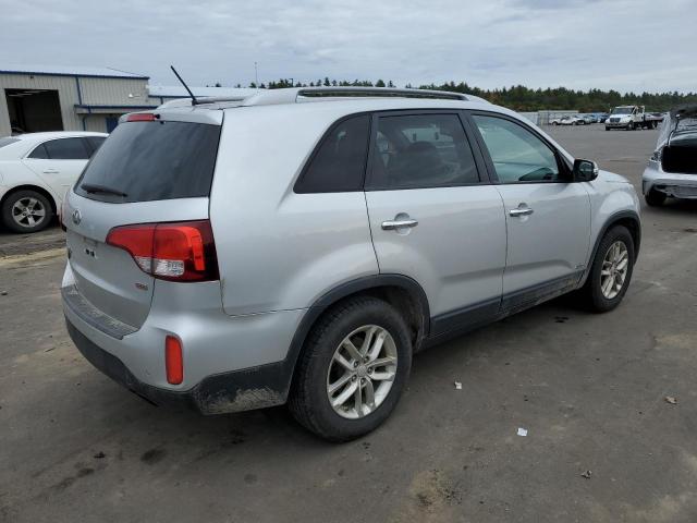 Photo 3 from auction – 2014 KIA SORENTO LX with VIN 5XYKTCA69EG505976