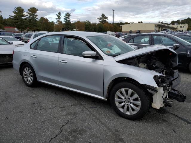 Photo 4 from auction – 2013 VOLKSWAGEN PASSAT S with VIN 1VWAP7A32DC091355