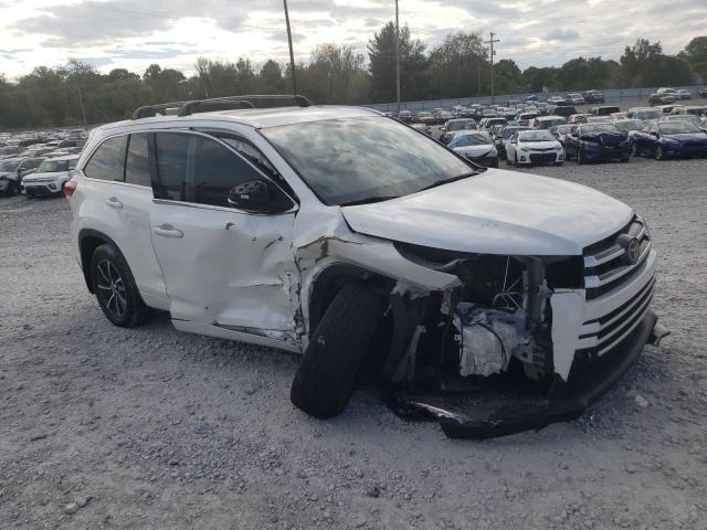 Photo 4 from auction – 2018 TOYOTA HIGHLANDER with VIN 5TDJZRFH0JS499179