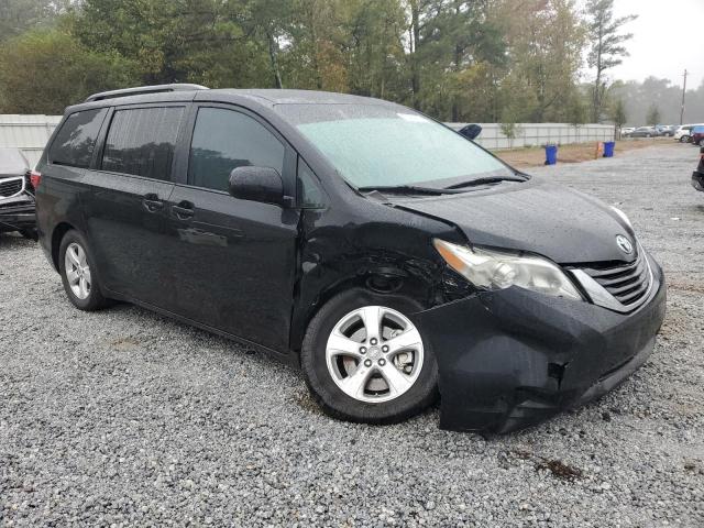 Photo 4 from auction – 2015 TOYOTA SIENNA LE with VIN 5TDKK3DCXFS656592