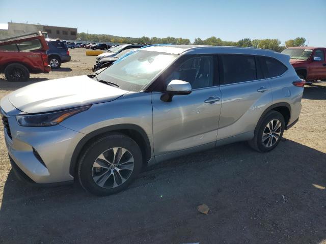 TOYOTA HIGHLANDER 2022 with VIN 5TDGZRAH5NS106512 - Photo from auction
