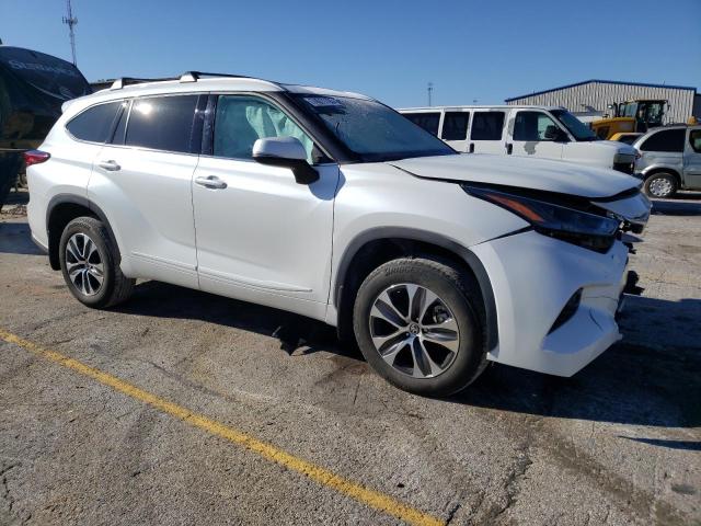 Photo 4 from auction – 2022 TOYOTA HIGHLANDER with VIN 5TDGZRBH4NS167672