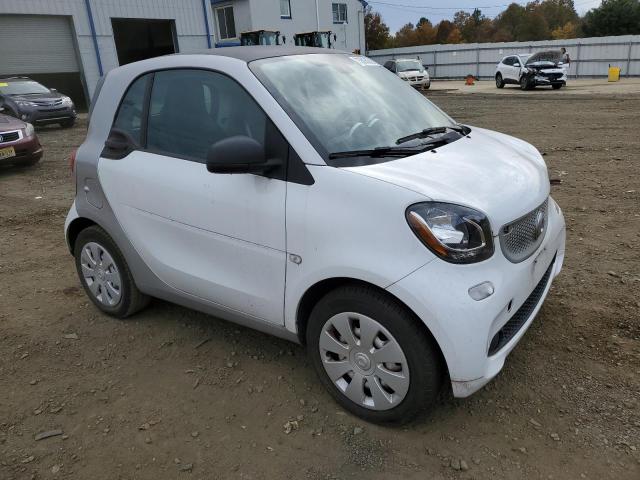 Photo 4 from auction – 2016 SMART FORTWO with VIN WMEFJ5DA0GK124051