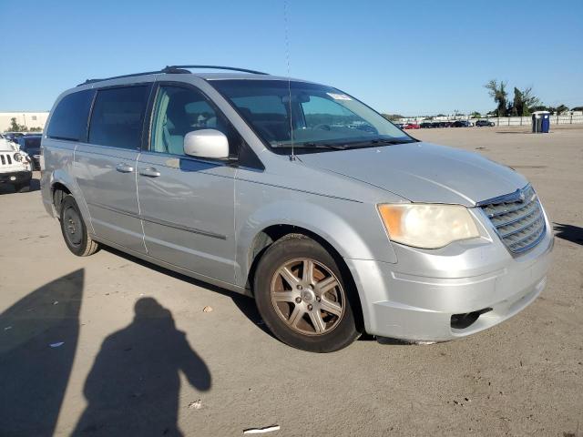 Photo 4 from auction – 2010 CHRYSLER TOWN & COU with VIN 2A4RR5D17AR230410
