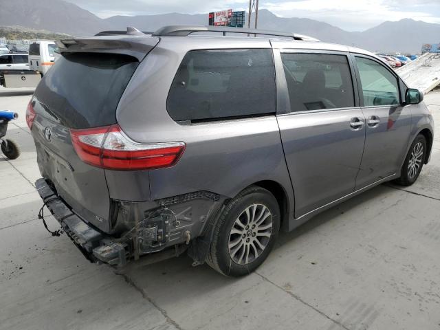 Photo 3 from auction – 2018 TOYOTA SIENNA XLE with VIN 5TDYZ3DC8JS904417