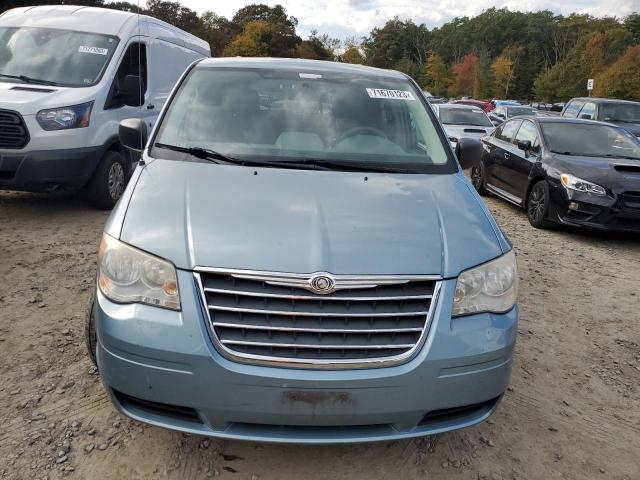 Photo 5 from auction – 2010 CHRYSLER TOWN & COU with VIN 2A4RR2D1XAR365959