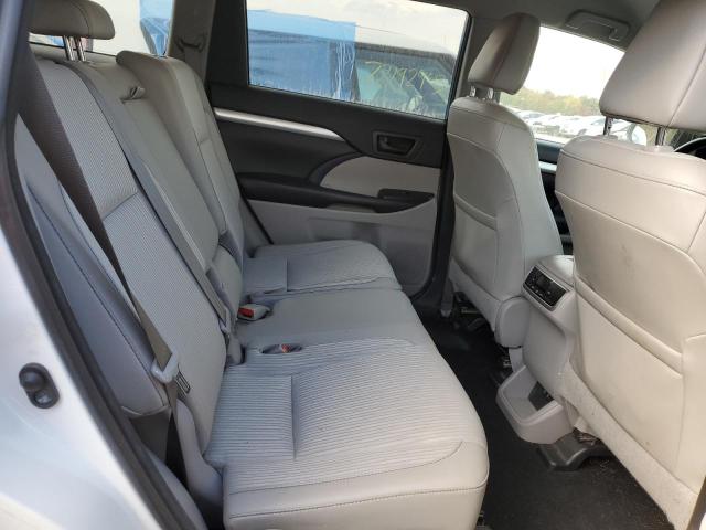 Фото 11 с аукциона – 2018 TOYOTA HIGHLANDER с VIN 5TDBZRFHXJS801629