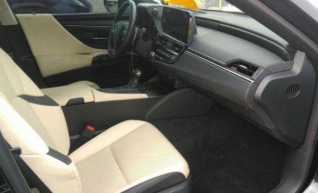 Photo 5 from auction – 2021 LEXUS ES 300H with VIN 58ADA1C17MU009144