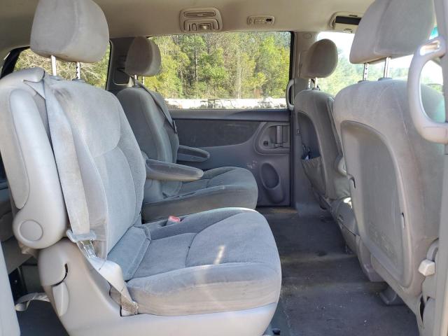 Photo 11 from auction – 2004 TOYOTA SIENNA XLE with VIN 5TDZA22C64S103997