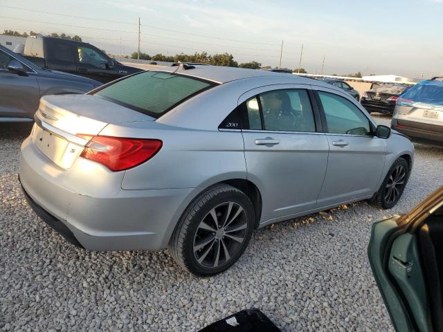 Photo 3 from auction – 2012 CHRYSLER 200 S with VIN 1C3CCBHG6CN197401