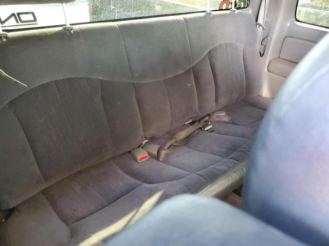 Photo 10 from auction – 2000 CHEVROLET SILVERADO with VIN 2GCEC19T4Y1155327