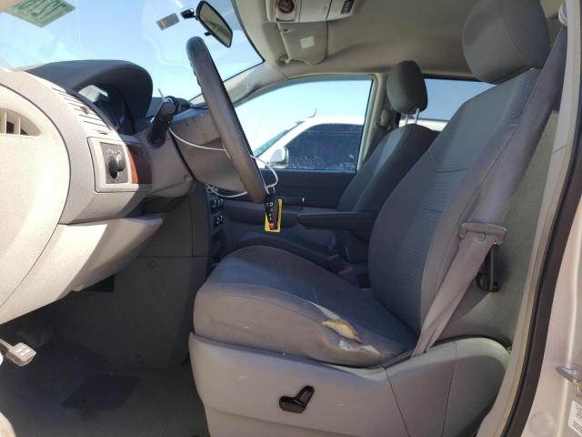 Photo 7 from auction – 2010 CHRYSLER TOWN & COU with VIN 2A4RR4DE6AR109803