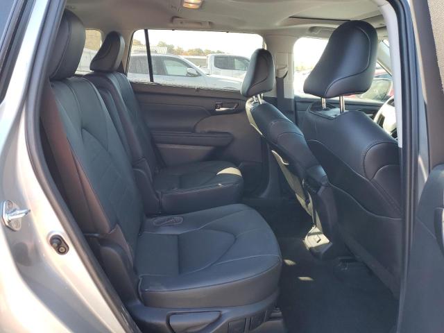 Photo 11 from auction – 2021 TOYOTA HIGHLANDER with VIN 5TDHZRBHXMS106667