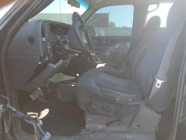 Photo 7 from auction – 2002 CHEVROLET SILVERADO with VIN 1GCHK23192F111174