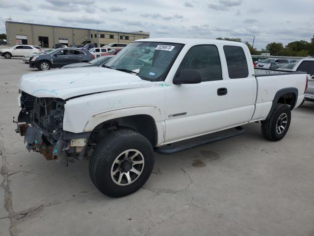 CHEVROLET SILVERADO 2005 with VIN 1GCHC29U15E136708 - Photo from auction