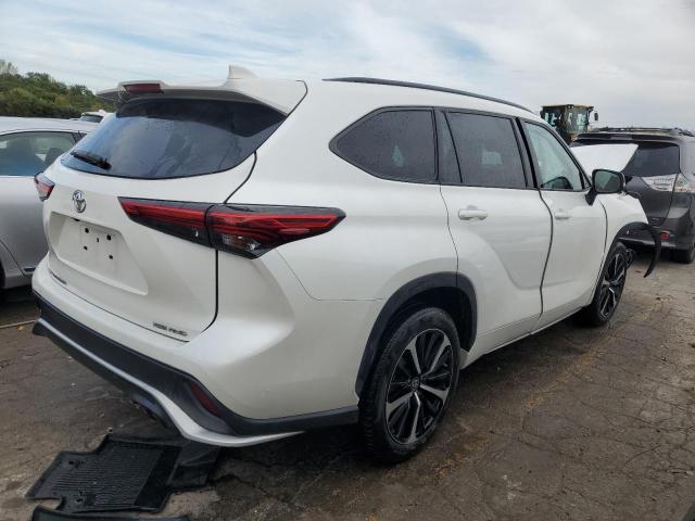 Photo 3 from auction – 2021 TOYOTA HIGHLANDER with VIN 5TDJZRBHXMS128072