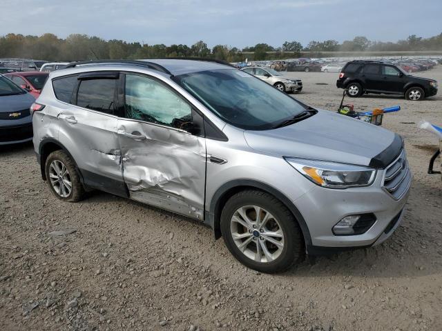 Photo 4 from auction – 2017 FORD ESCAPE SE with VIN 1FMCU9GD4HUE79909