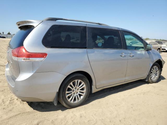 Photo 3 from auction – 2011 TOYOTA SIENNA XLE with VIN 5TDYK3DC9BS013297