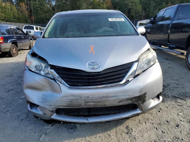 Photo 12 from auction – 2011 TOYOTA SIENNA LE with VIN 5TDKK3DC9BS032888