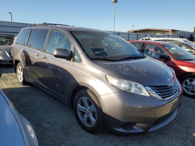 Photo 4 from auction – 2015 TOYOTA SIENNA LE with VIN 5TDKK3DC8FS624465