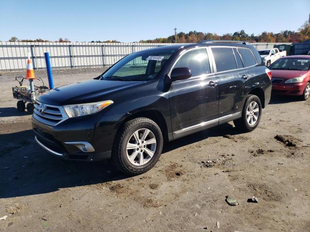 TOYOTA HIGHLANDER 2013 مع رقم تعريف المركبة 5TDBK3EH1DS242835 - صورة من المزاد
