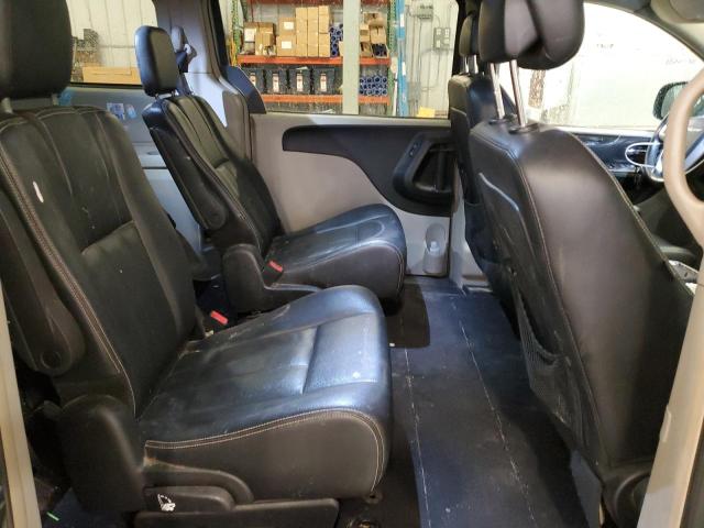 Photo 11 from auction – 2016 CHRYSLER TOWN & COU with VIN 2C4RC1BG7GR157250