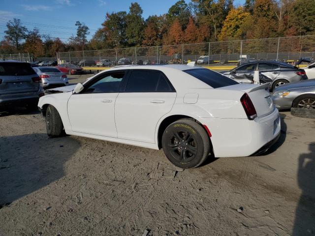 Photo 2 from auction – 2018 CHRYSLER 300 S with VIN 2C3CCABG5JH269617