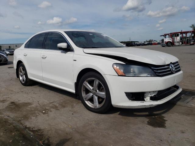 Photo 4 from auction – 2015 VOLKSWAGEN PASSAT S with VIN 1VWAT7A37FC116507