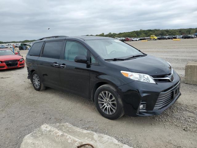 Photo 4 from auction – 2018 TOYOTA SIENNA XLE with VIN 5TDYZ3DC3JS941097